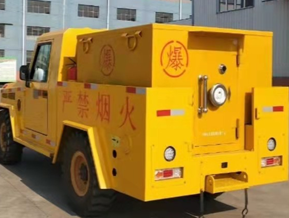 滨湖凯龙爆破器材运输车：保障爆破任务的安全运行